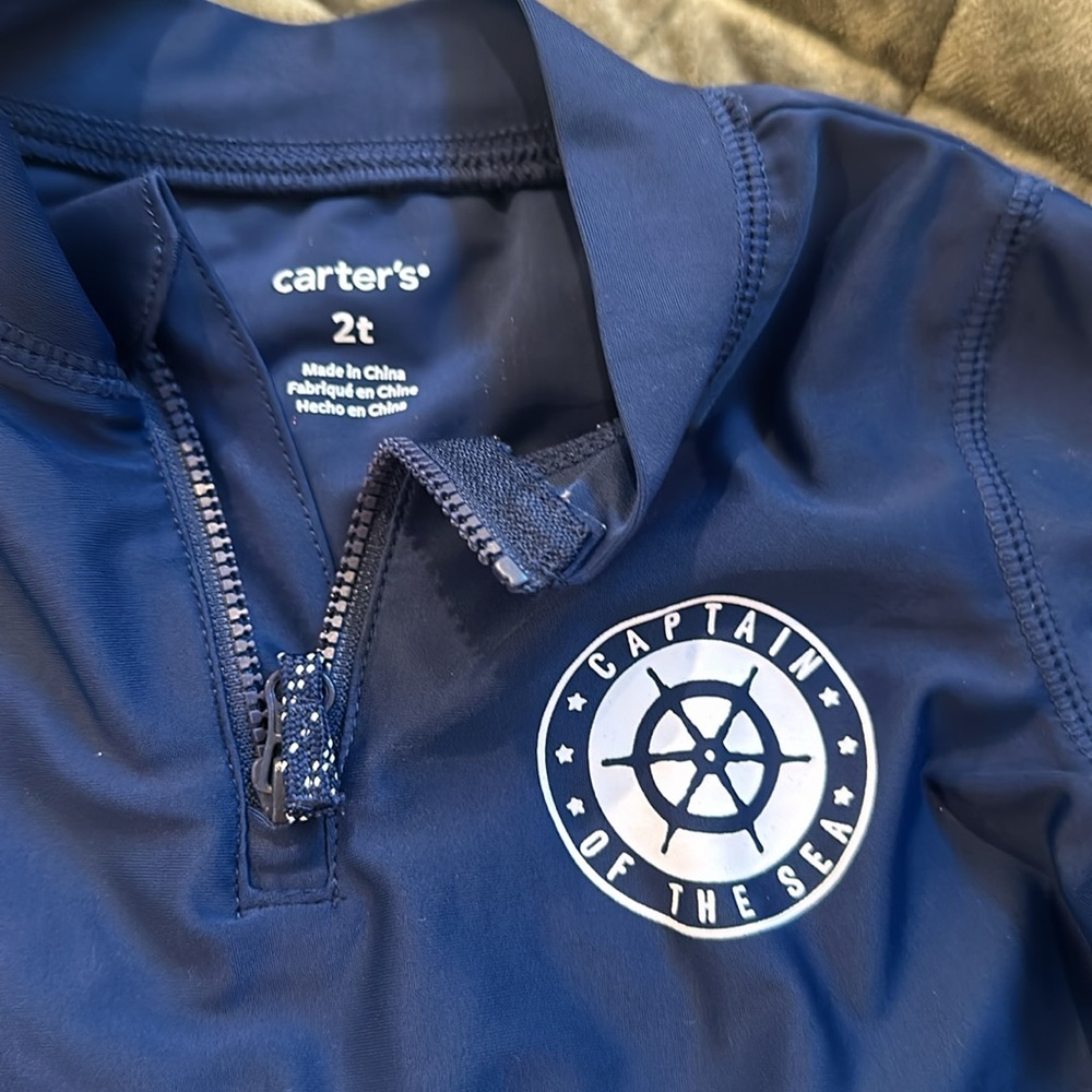 Carter’s Rashguard- 2t - Picture 2 of 3